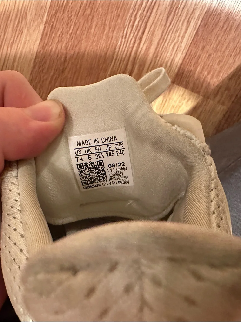 adidas Ultra Boost Sneakers women’s 7.5